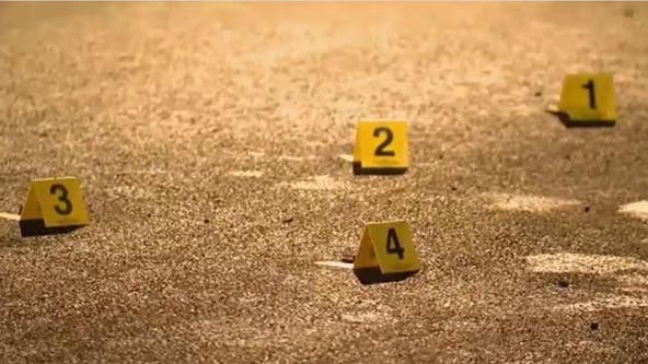 Shooting in North Lawndale alley leaves 2 wounded