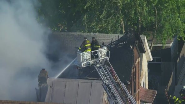 Crews battle large fire on Chicago's Lower West Side