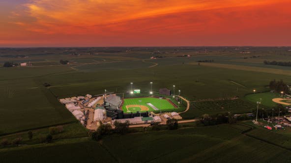 Cubs, Reds play at Iowa's 'Field of Dreams'