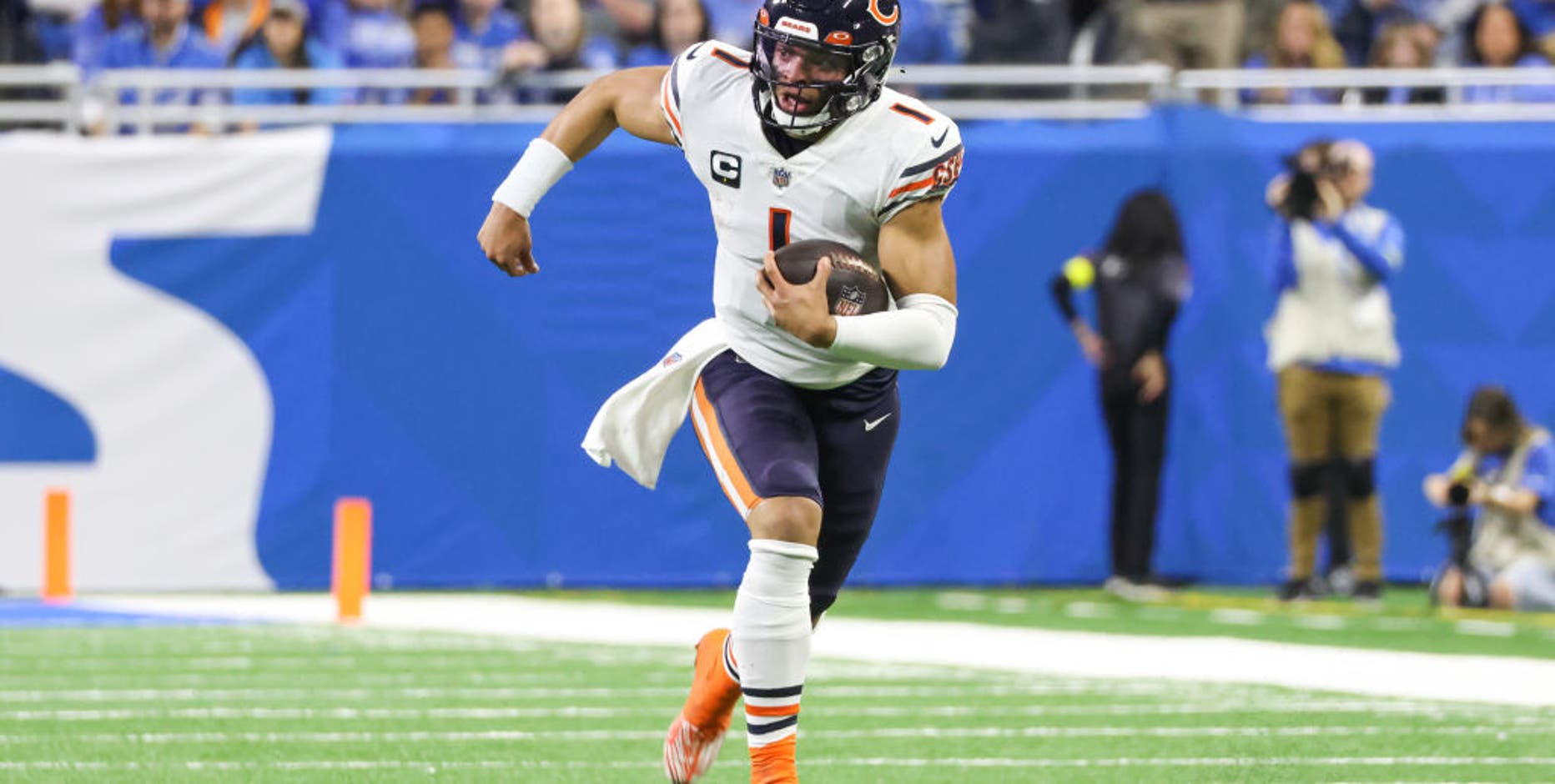 Bears Daily: Is Justin Fields unfollowing the Chicago Bears on Instagram a message? Maybe, but it's a reminder