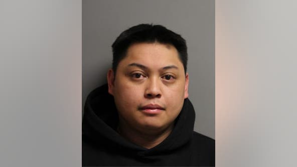 Chicago police officer charged with sexually abusing minor, bail set at $10K