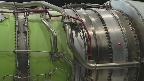Chicago aviation students receive engine donation from American Airlines