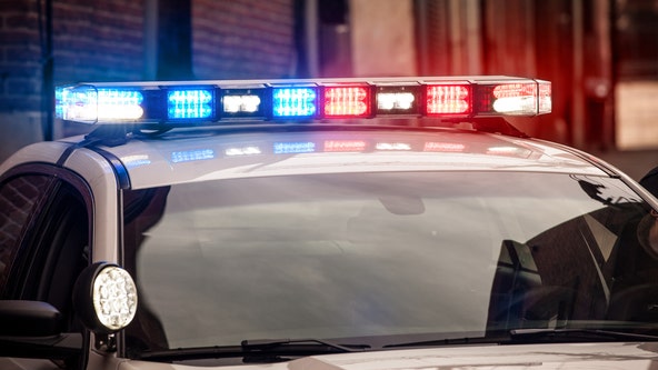 Man critically injured, 2 suspects on the run after River North shooting
