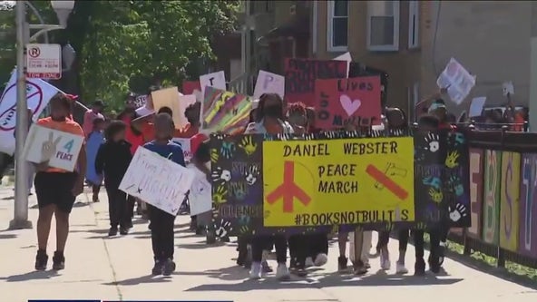 North Lawndale elementary school holds 3rd annual peace walk