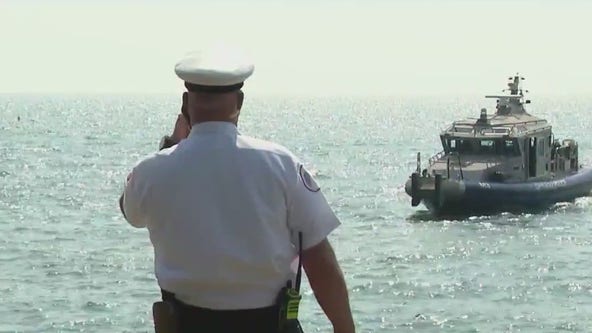 Chicago's OEMC hosts water rescue demonstration on Lake Michigan