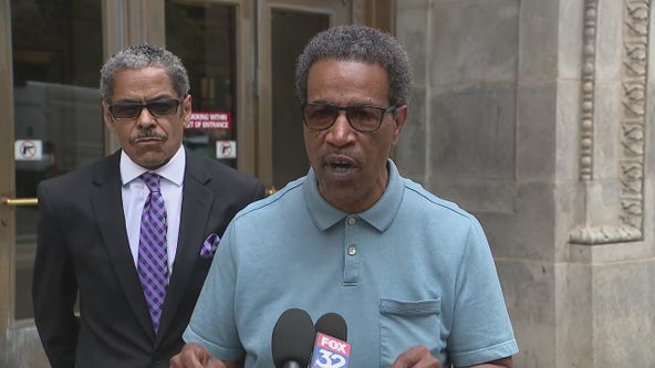 Pastor calls on Chicago mayor to declare violence a public health crisis