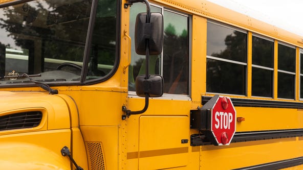 11 children hospitalized after south suburban school bus crash on I-55