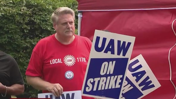 Naperville, Bolingbrook UAW workers strike against automakers