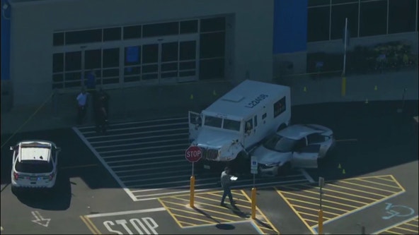 Police presence builds outside Country Club Hills Walmart