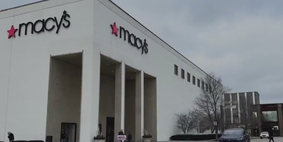 2 more Venezuelan migrants charged with theft from Oak Brook Macy s