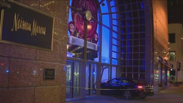 Smash-and-grab thieves try to break into Neiman Marcus