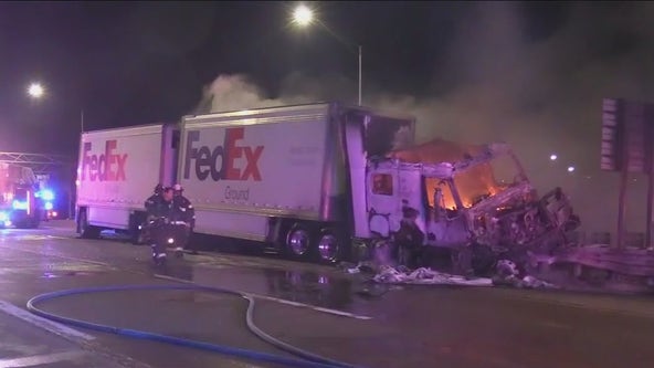 FedEx truck dies in fiery crash on I-294