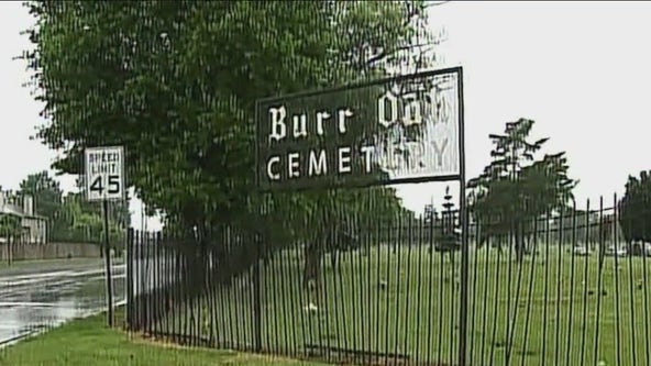 Chicago family finds human jaw bone, teeth while visiting grave at Burr Oak Cemetery