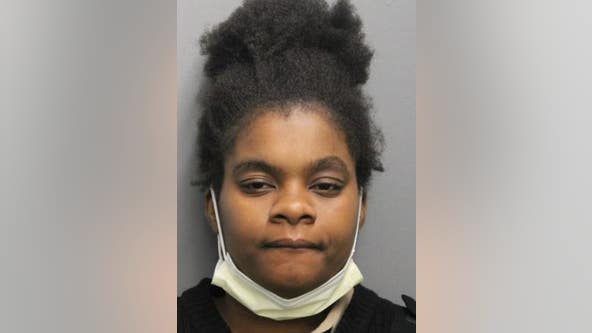 Chicago woman accused of carjacking man at gunpoint in Washington Park