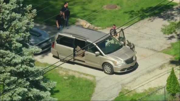 Suspect on the run in Burr Ridge after high-speed police chase