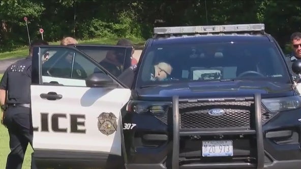 2 suspects in custody after high-speed chase in Oak Brook led to a manhunt in Burr Ridge