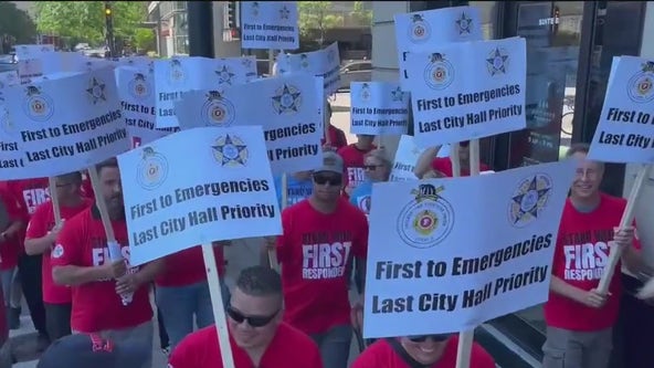Chicago first responders protest contract delays at NASCAR race, demand action from mayor