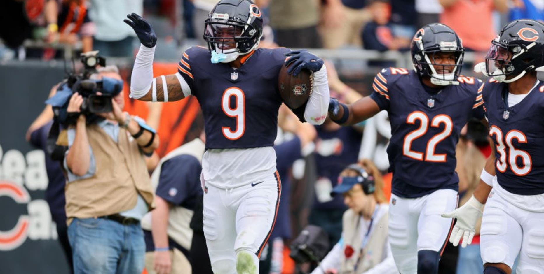 Jaquan Brisker delivers show-stopping number, filling stat sheet in Chicago Bears win over Rams