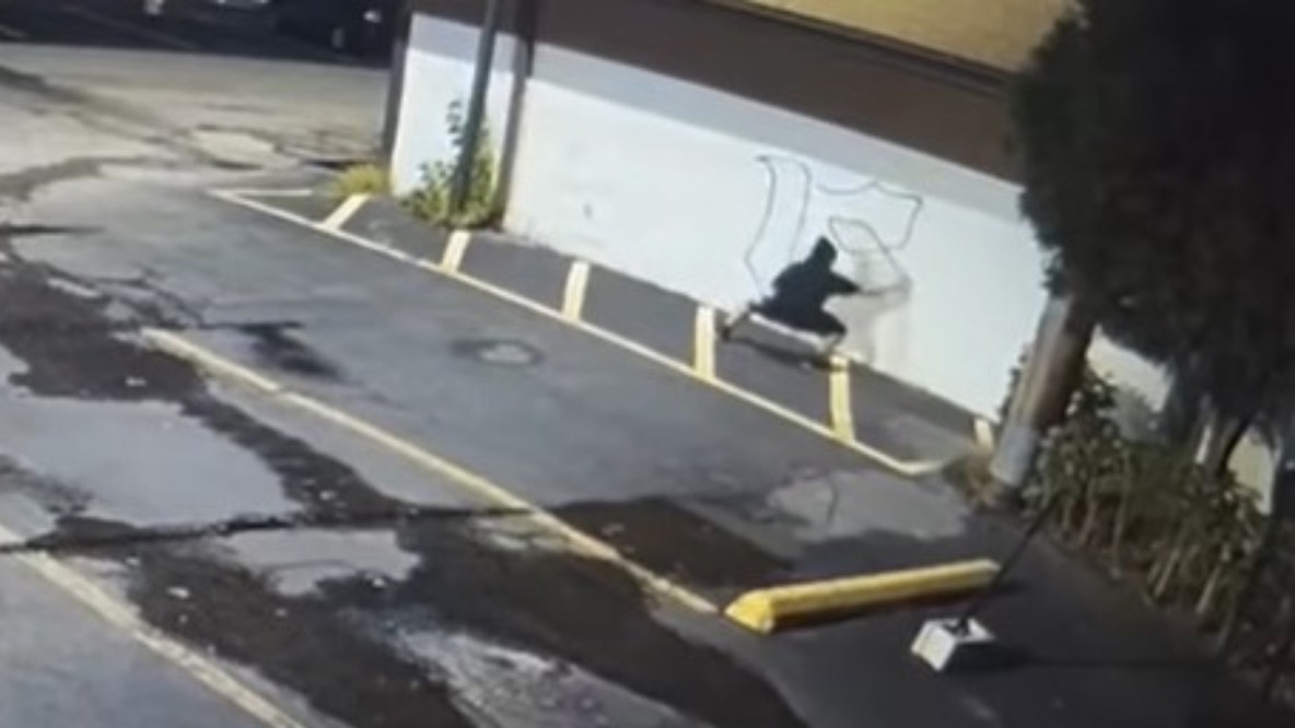 Police seek help ID'ing graffiti vandal in Chicago's far north suburbs