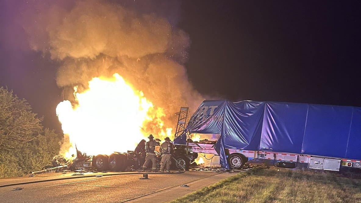 Deadly crash involving 3 semis reported on I-65 in NW Indiana