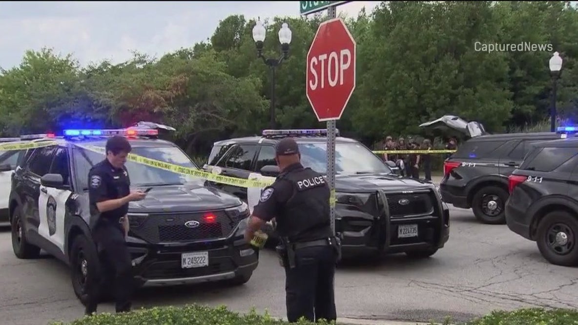 Aurora police look for shooting suspect near Fox Valley Mall