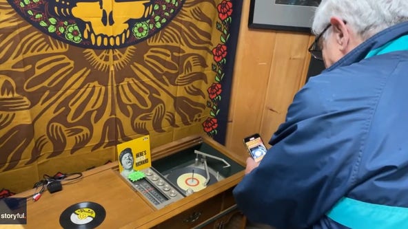 Man hears parents' voices again thanks to record store, breaking decades of silence