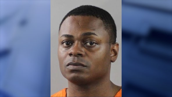 Florida substitute teacher sent explicit videos to 2 female students, asked one to be his girlfriend: deputies