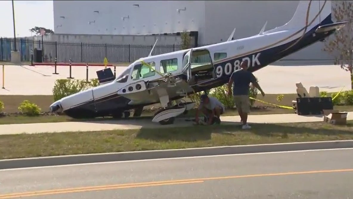 Small plane makes emergency landing on Florida highway