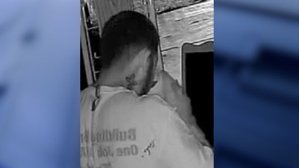 Volusia County Sheriff's Office searching for man accused of burglarizing restaurant