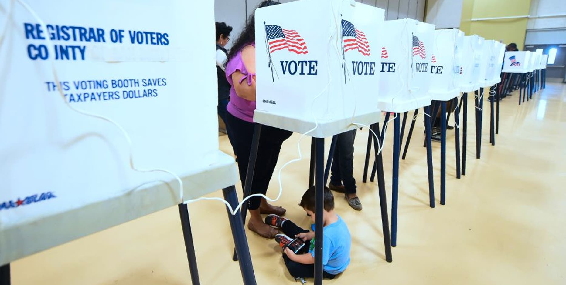 How to check voting wait times in Tarrant County