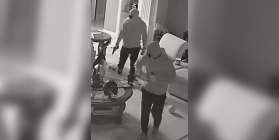 North Texas family tied up, 1 shot in home invasion robbery