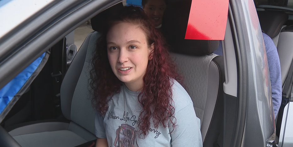 Texas high school student wins car for donating blood