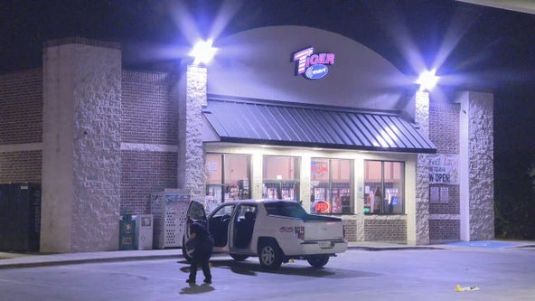 Man killed outside Dallas convenience store