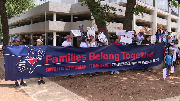 Immigration reform protests held by citizens separated from undocumented spouses