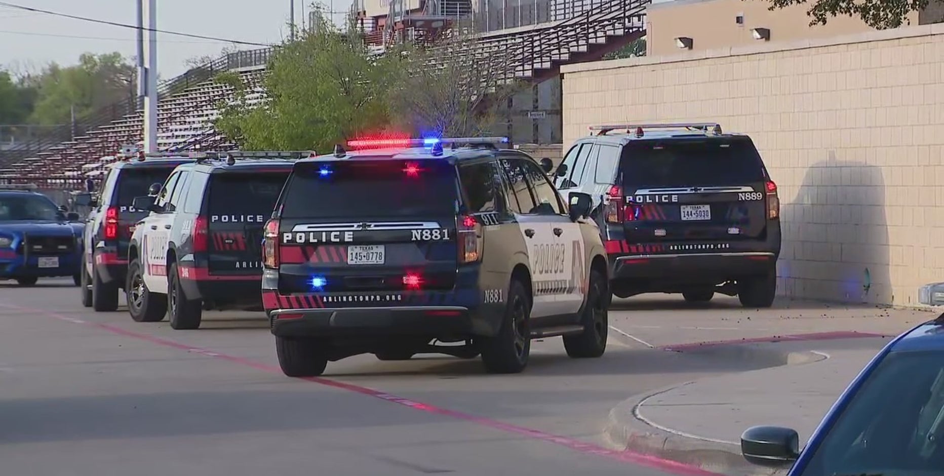 Arlington Lamar High School shooting leaves 1 student dead, 1 injured; suspect in custody
