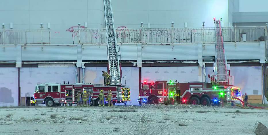 2 Dallas firefighters injured battling fire at abandoned Valley View Mall