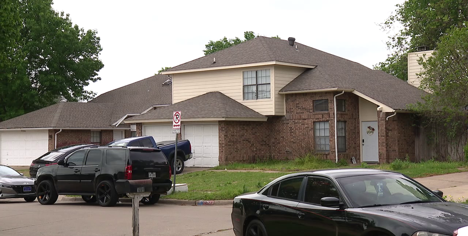 Arlington toddler dies after shooting himself with sibling's gun, police say
