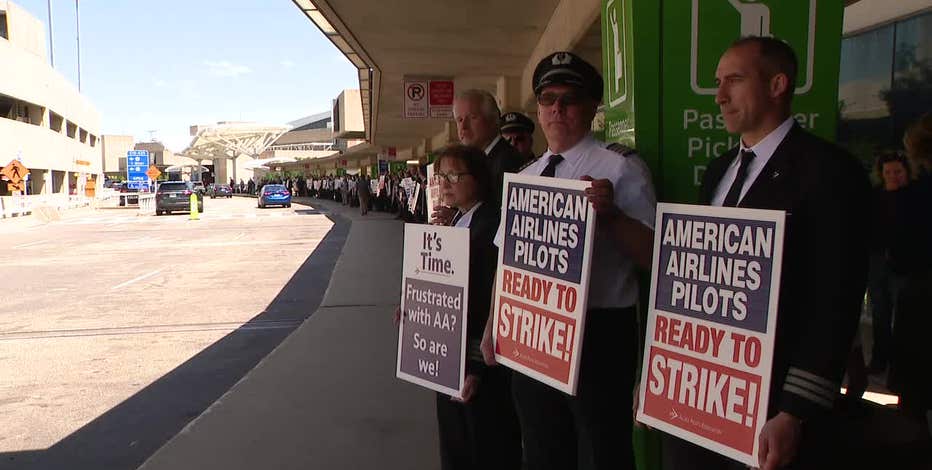 American Airlines, Southwest pilots move closer to striking