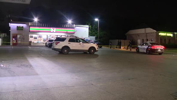 Shooting outside Dallas convenience store injures 1