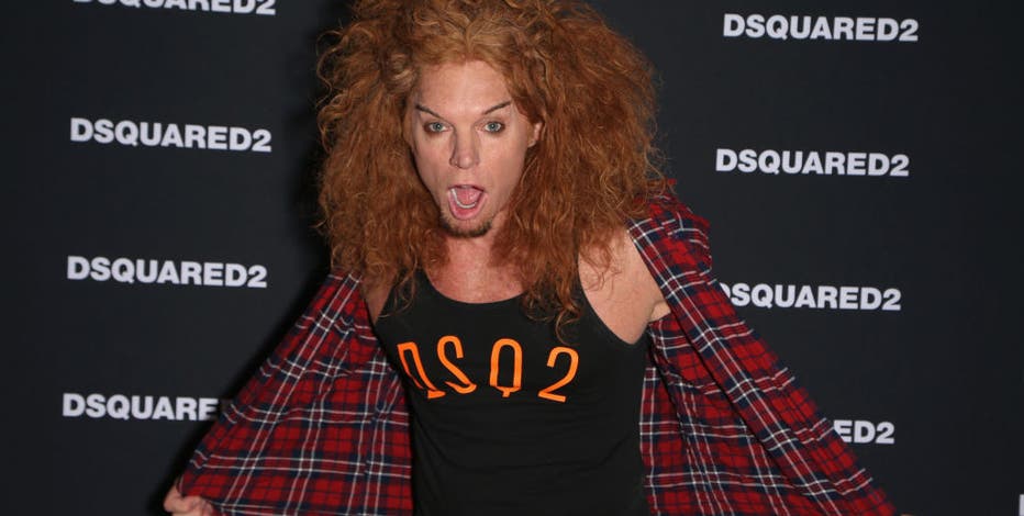 Carrot Top says he was on the same Dallas plane as woman who went on tirade about 'not real' passenger