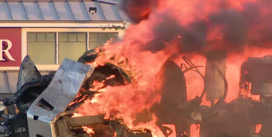Fiery tanker truck crash on Hwy. 75 in Plano injures 2