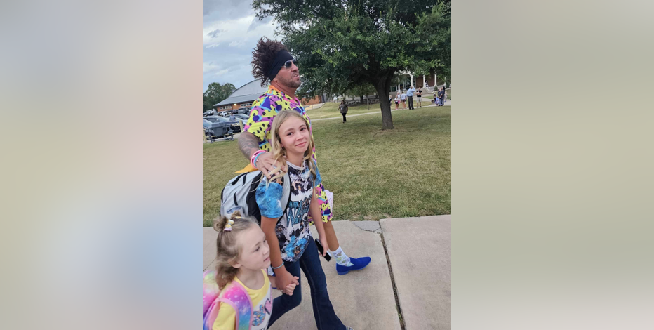 North Texas dad's wild outfits are now a tradition for the first day of school