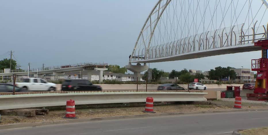 New pedestrian bridge installed across Central Expressway in Dallas