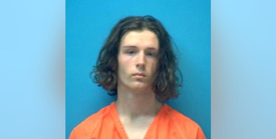 18-year-old wanted for shooting juvenile in face, Watauga police say