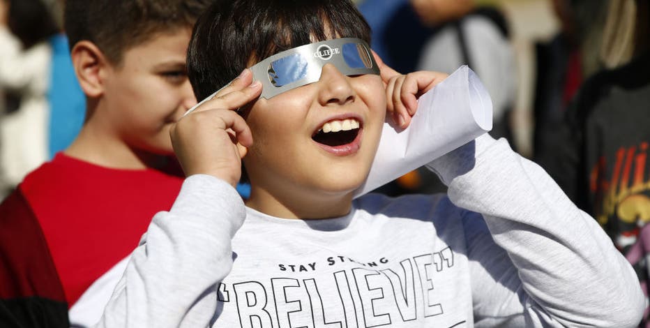 Where to find free solar eclipse glasses before April 8