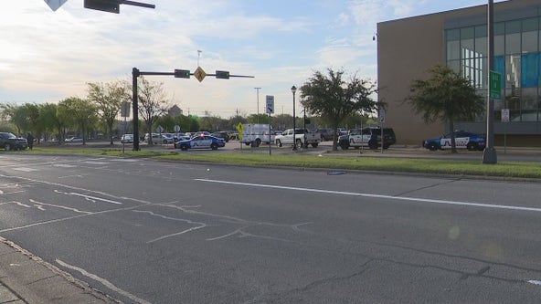 Arlington Lamar High School shooting leaves 2 students injured, suspect in custody