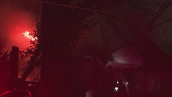 Atlanta firefighter receives minor injury while fighting vacant house fire