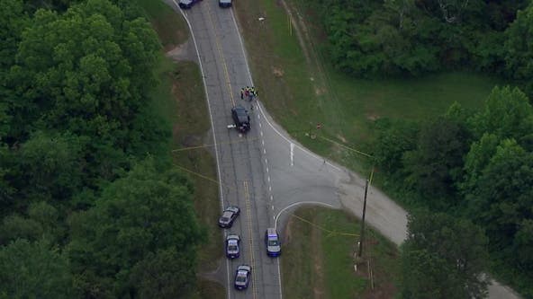State trooper shoots at suspect during chase, causing crash