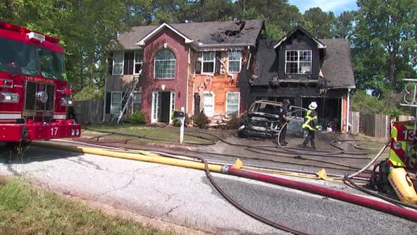 Truck fire spreads to 2 DeKalb County homes