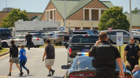 Alapachee High School Shooting: Community offers support, prayers at vigil for victims